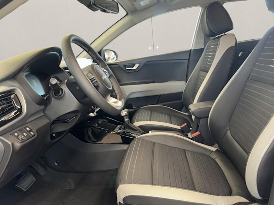 Vehicle image 15 Vehicle image 15