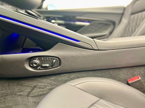 Vehicle image ASTON MARTIN DB12 Volante 4.0 V8 Bi-Turbo