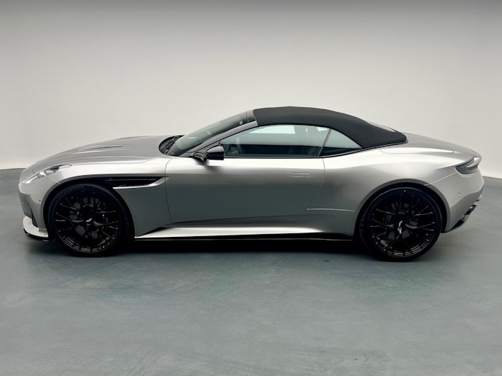 Vehicle image ASTON MARTIN DB12