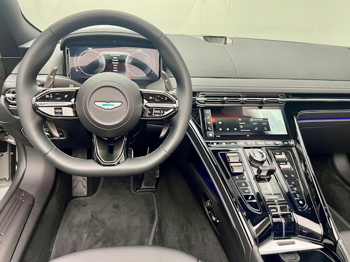 Vehicle image ASTON MARTIN DB12