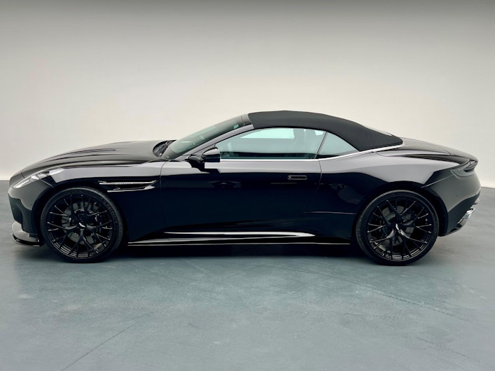 Vehicle image ASTON MARTIN DB12