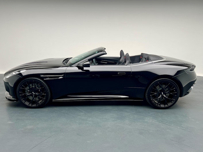 Vehicle image ASTON MARTIN DB12