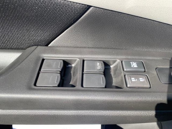 Vehicle image 6 Vehicle image 6