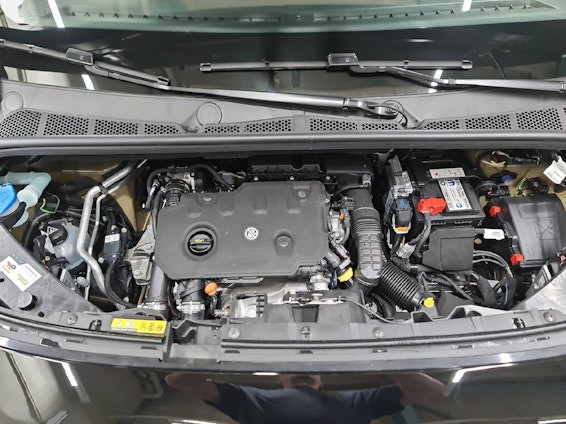 Vehicle image 15 Vehicle image 15