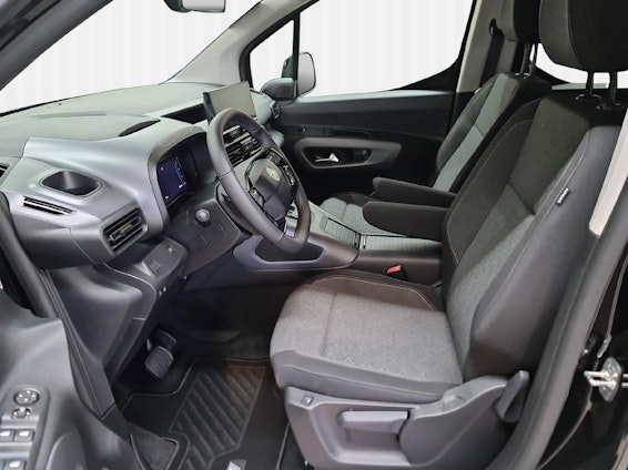 Vehicle image 5 Vehicle image 5