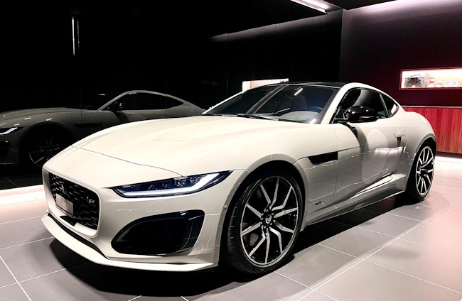 First vehicle image First vehicle image