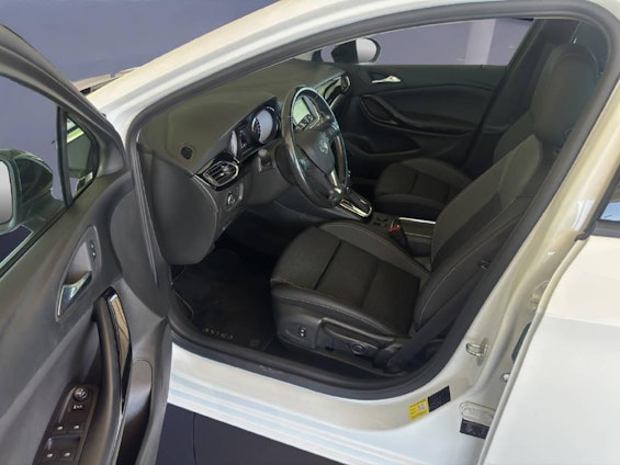 Vehicle image 5 Vehicle image 5