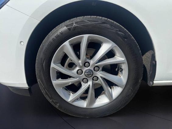 Vehicle image 6 Vehicle image 6