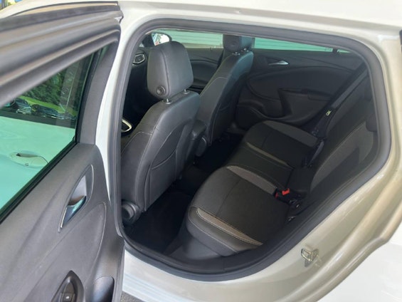 Vehicle image 8 Vehicle image 8