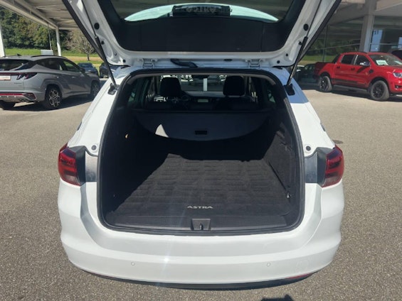 Vehicle image 9 Vehicle image 9