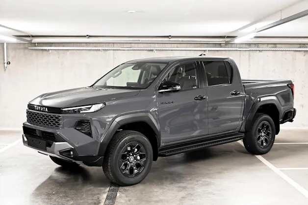 Toyota Hilux Double Cab.-Pick-up 2.8 D-4D MHEV 204 Invincible