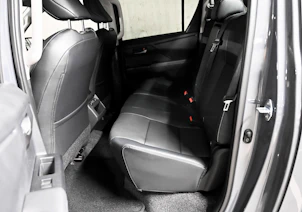 Fahrzeugbild TOYOTA Hilux Double Cab.-Pick-up 2.8 D-4D MHEV 204 Invincible