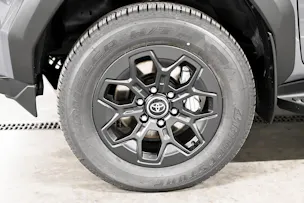 Toyota Hilux Double Cab.-Pick-up 2.8 D-4D MHEV 204 Invincible