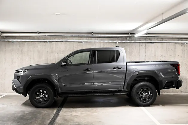 Toyota Hilux Double Cab.-Pick-up 2.8 D-4D MHEV 204 Invincible