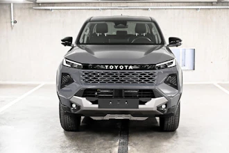 https://vehicle.imgix.net/4020192/d3504efd-8eb1-4d80-8598-015ae395a3a1.jpg