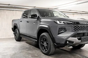 Toyota Hilux Double Cab.-Pick-up 2.8 D-4D MHEV 204 Invincible