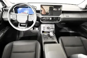 Toyota Hilux Double Cab.-Pick-up 2.8 D-4D MHEV 204 Invincible