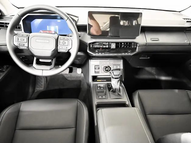 Toyota Hilux Double Cab.-Pick-up 2.8 D-4D MHEV 204 Invincible