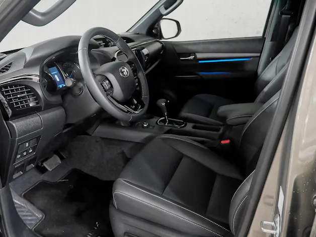 Toyota Hilux Double Cab.-Pick-up 2.8 D-4D MHEV 204 Invincible