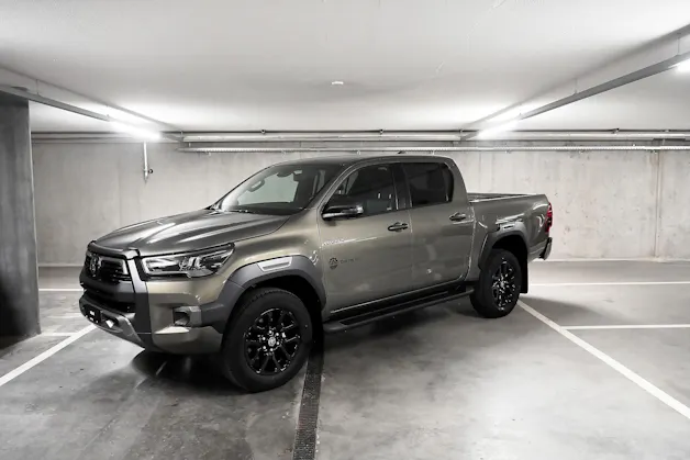 Toyota Hilux Double Cab.-Pick-up 2.8 D-4D MHEV 204 Invincible