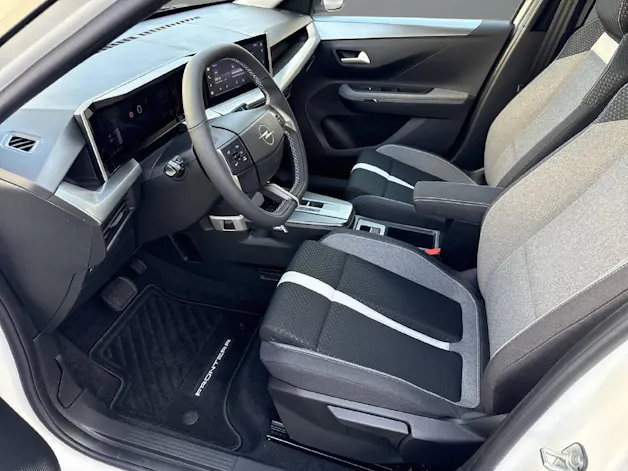 Opel Frontera 1.2 T HEV 145 GS