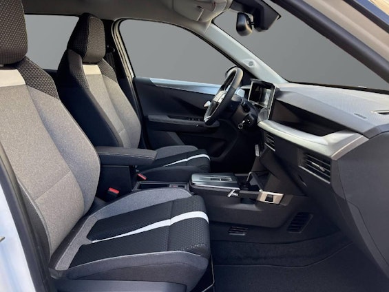 Vehicle image 11 Vehicle image 11