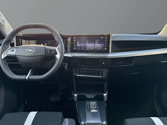 Vehicle image 6 Vehicle image 6