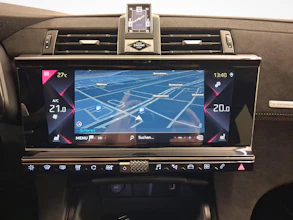 https://vehicle.imgix.net/4020210/a9ca16ea-49dc-476e-94fb-9b5ce07d473b.jpg