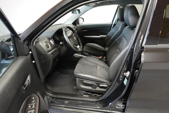 Vehicle image 16