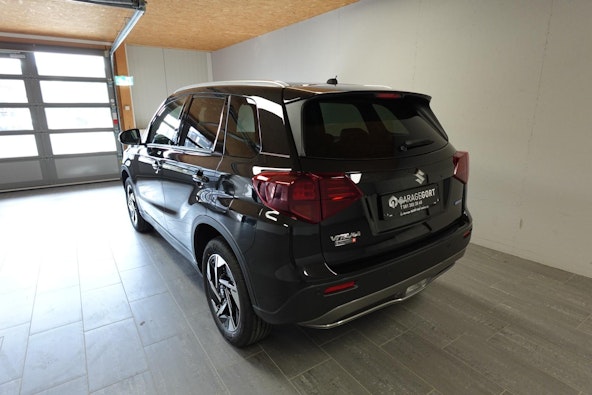Vehicle image 9