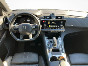 https://vehicle.imgix.net/4020227/6ae50c5f-61a5-472b-8fa9-4c45e917fcb5.jpg