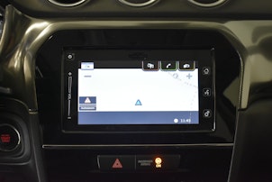 Vehicle image SUZUKI Vitara 1.4 T Compact Top Hybrid 4x4 - Pneumatici invernali inclusi