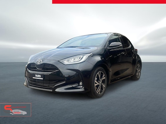 First vehicle image