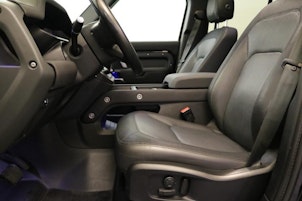 Vehicle image LAND ROVER Defender 110 3.0 I6 X-Dynamic SE