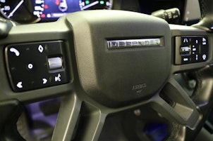 Vehicle image LAND ROVER Defender 110 3.0 I6 X-Dynamic SE