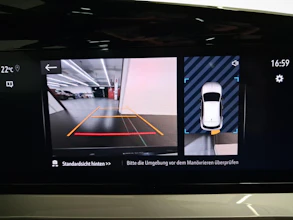 https://vehicle.imgix.net/4020297/053e93b2-3c0f-4cd9-a794-83654ac4fb87.jpg
