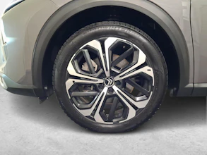 https://vehicle.imgix.net/4020310/109343e0-d29b-4c18-ba45-35a413541638.jpg