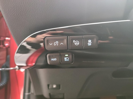 Vehicle image 18