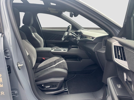 Vehicle image 15 Vehicle image 15