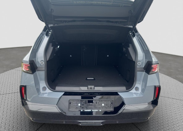 Vehicle image 9 Vehicle image 9