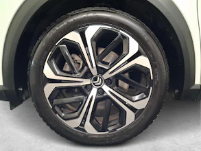 https://vehicle.imgix.net/4020393/65145c48-1ee6-4d4f-9f42-35582cfdf69e.jpg