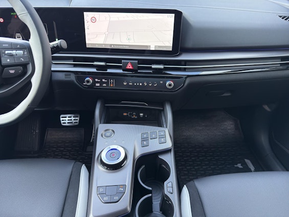 Vehicle image 8 Vehicle image 8