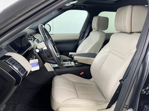 Vehicle image LAND ROVER Discovery 3.0 SDV6 HSE