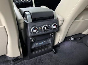 Vehicle image LAND ROVER Discovery 3.0 SDV6 HSE