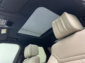 Vehicle image LAND ROVER Discovery 3.0 SDV6 HSE