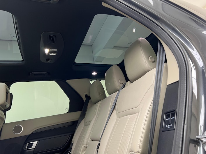 Vehicle image LAND ROVER DISCOVERY