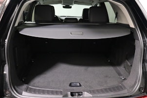 Vehicle image LAND ROVER Discovery Sport 2.0 SD4 200 SE