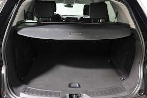 Vehicle image LAND ROVER Discovery Sport 2.0 SD4 200 SE