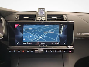 https://vehicle.imgix.net/4020489/b9987b83-da39-484e-ac00-17b7bc2c9764.jpg