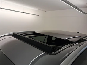 https://vehicle.imgix.net/4020552/52464917-eec8-4915-867b-0cb9b30152fb.jpg